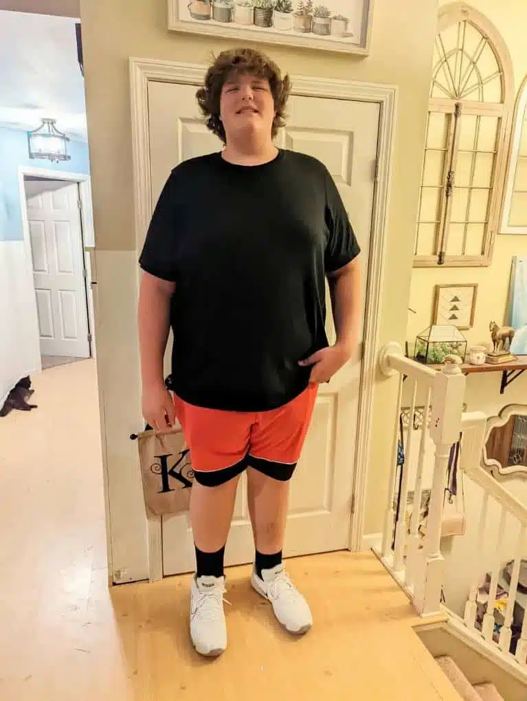 Eric Kilburn, el adolescente con pies de gigante.