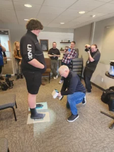 Eric Kilburn, el adolescente con pies de gigante.
